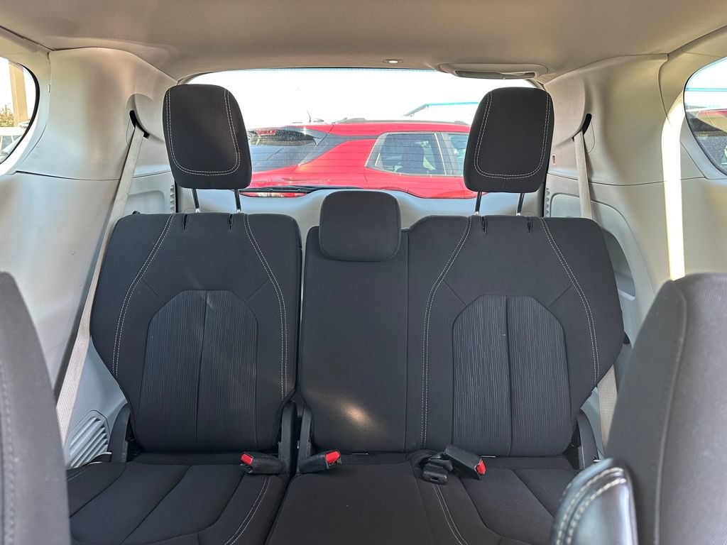 Used 2023 Chrysler Voyager LX FWD image 14