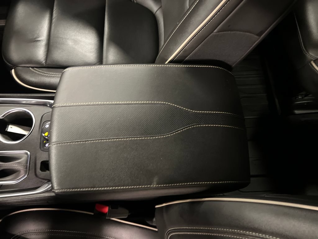 Certified 2022 Chevrolet Traverse Premier w/ LPO, Floor Liner Package AWD/4WD image 28