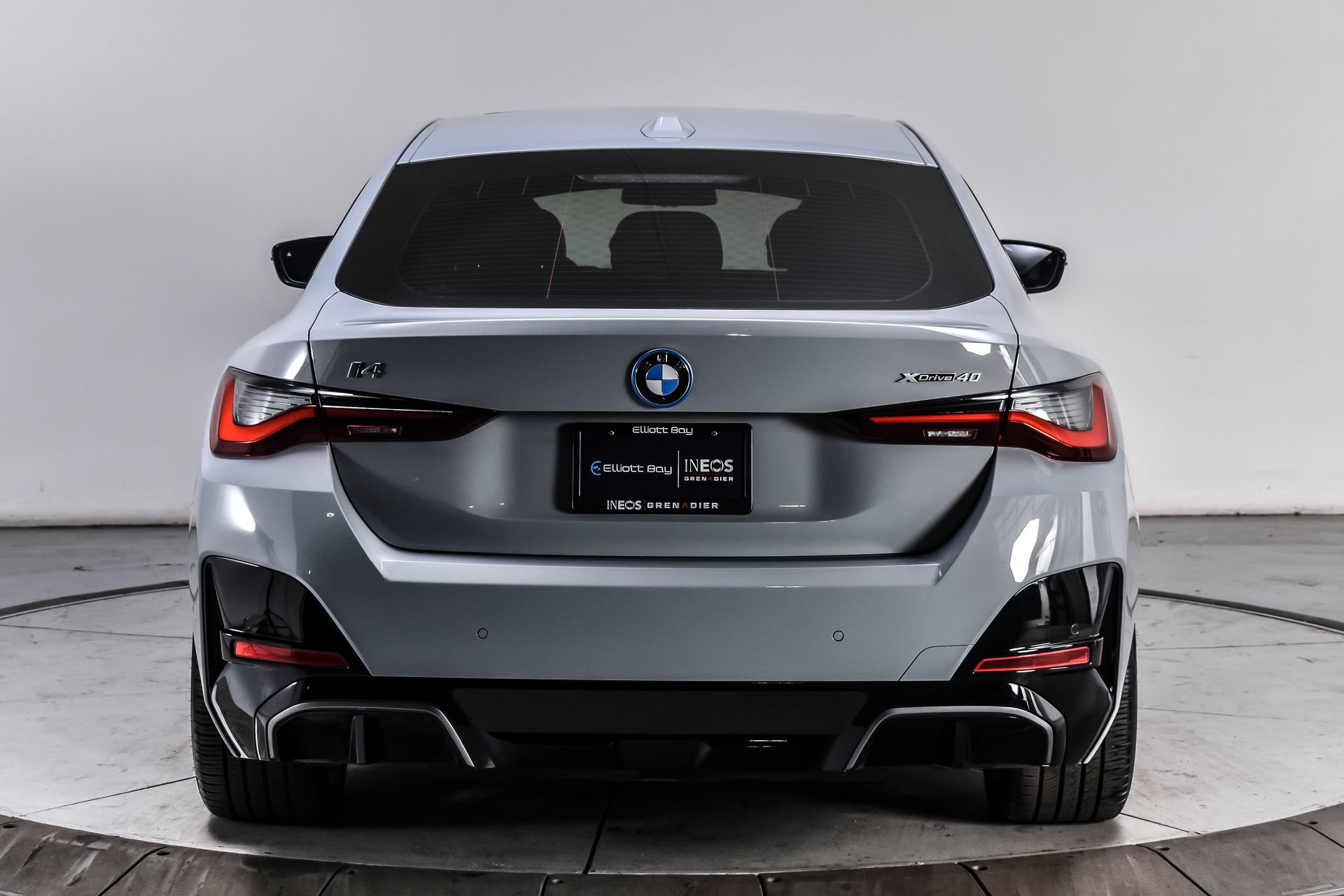 Used 2025 BMW i4 xDrive40i w/ M Sport Package AWD/4WD image 5