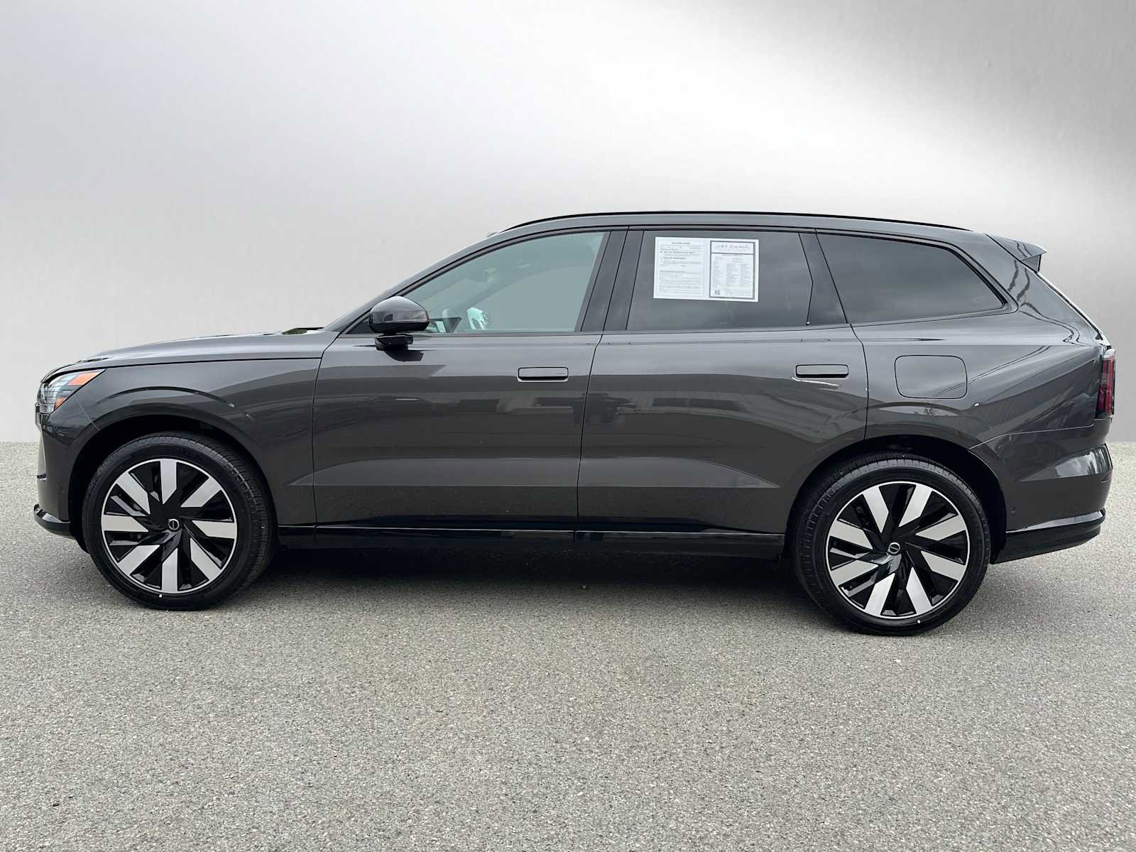 Used 2025 Volvo EX90 Plus w/ Protection Package Premier AWD/4WD image 6
