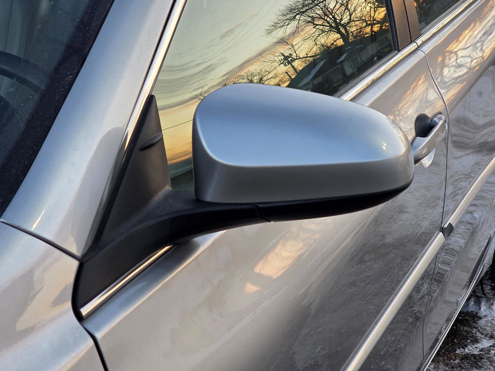 Used 2017 Toyota Camry XLE image 38