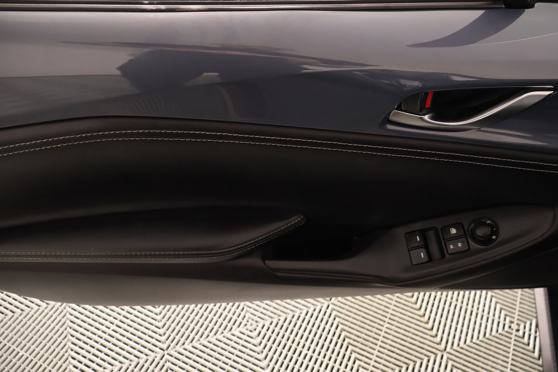 Used 2020 MAZDA MX-5 Miata RF Grand Touring RWD image 15