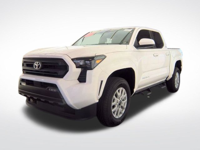 Used 2025 Toyota Tacoma SR5 AWD/4WD image 3