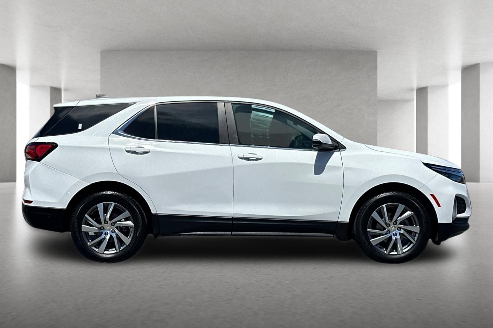Used 2023 Chevrolet Equinox LT FWD image 7