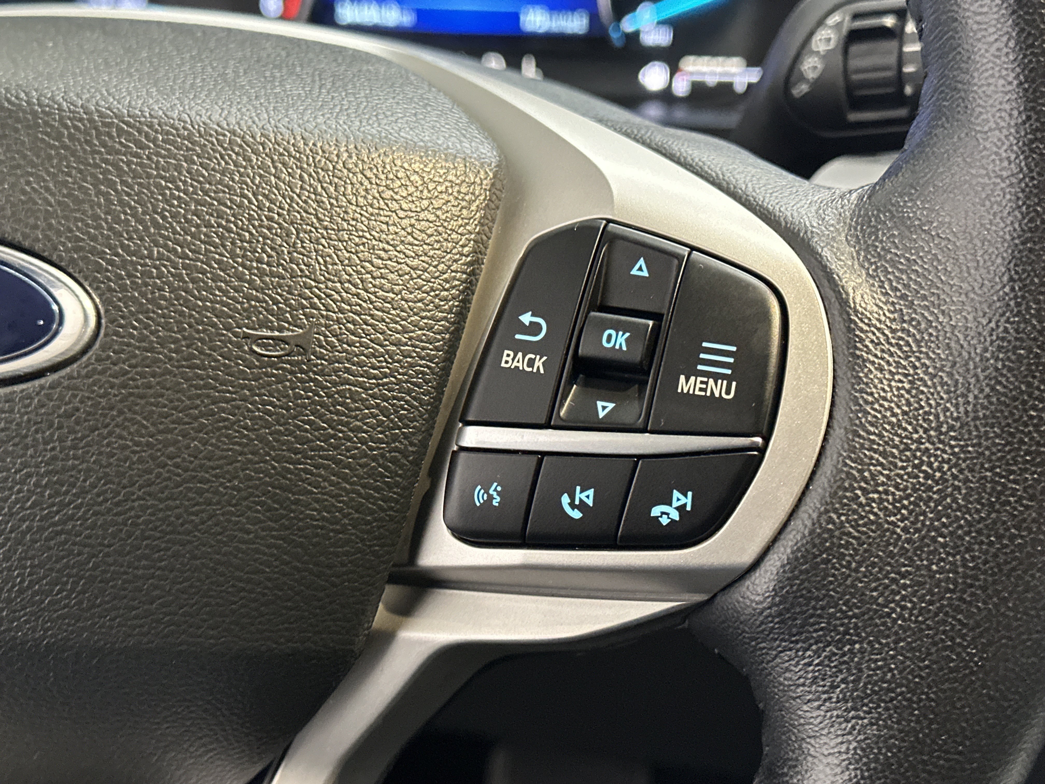 Used 2023 Ford Explorer XLT w/ Equipment Group 202A AWD/4WD image 31