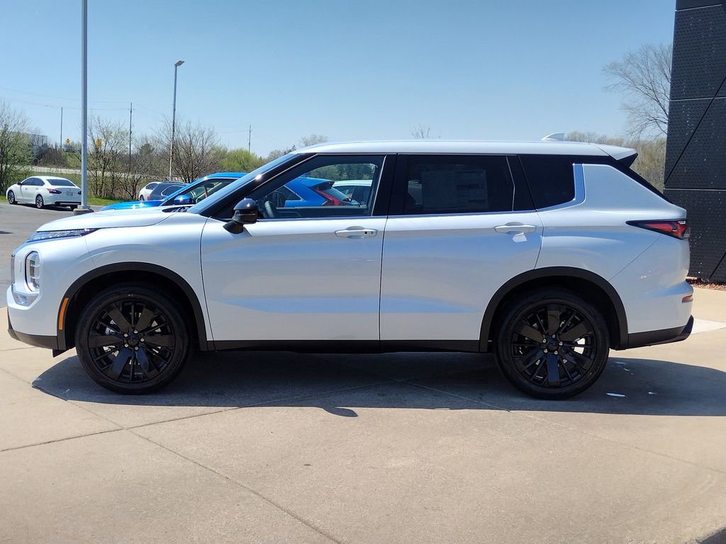 New 2026 Mitsubishi Outlander LE AWD/4WD image 19