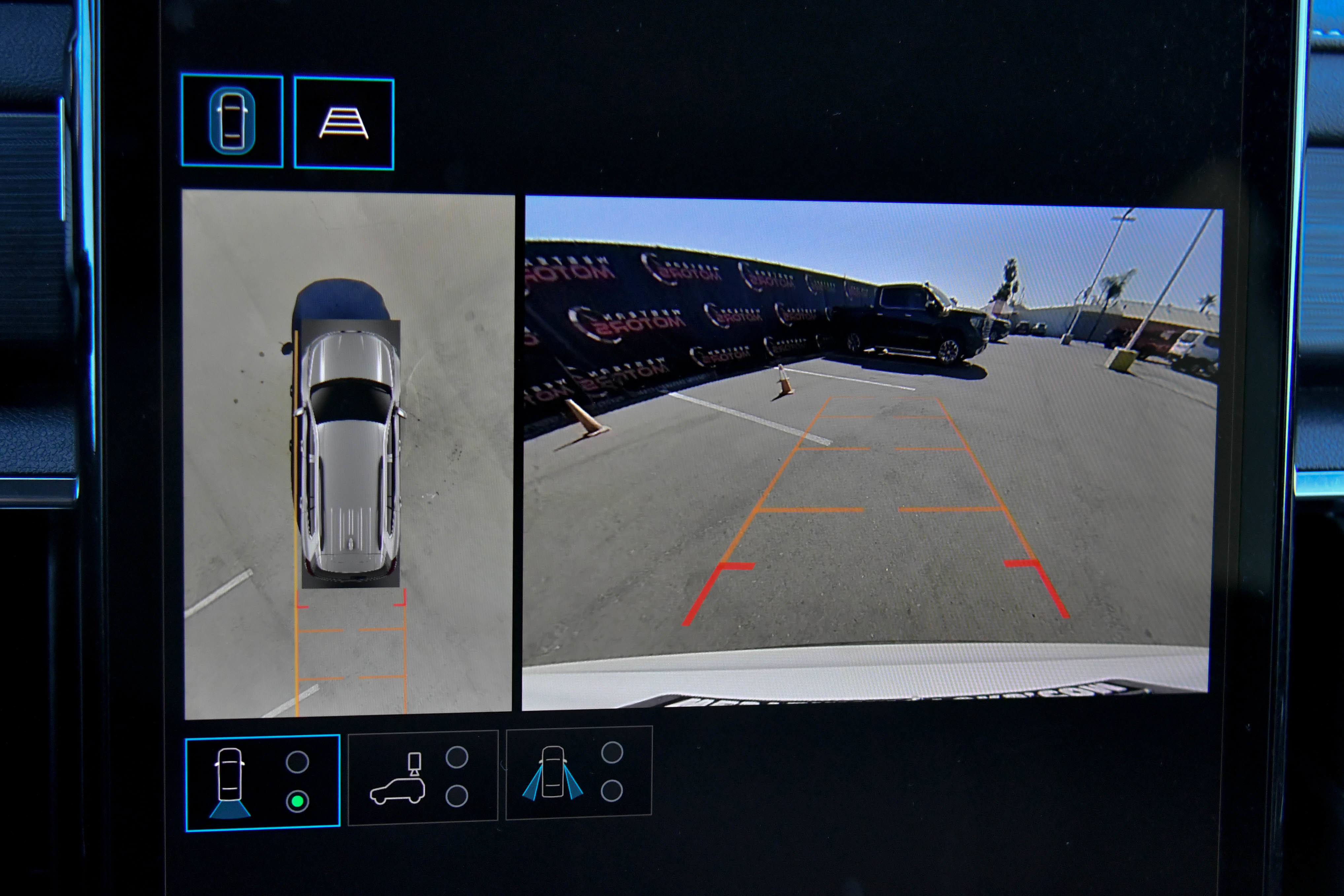 Used 2024 GMC Acadia Elevation image 19