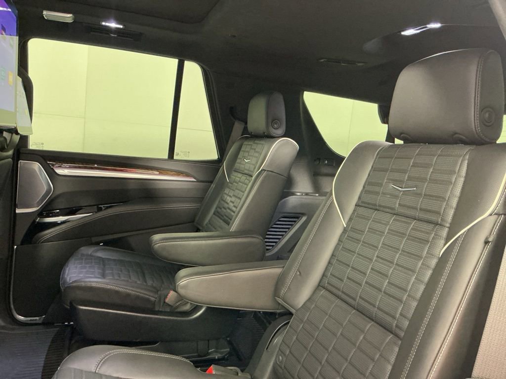 Used 2025 Cadillac Escalade Sport Platinum w/ LPO, ONYX Package image 26