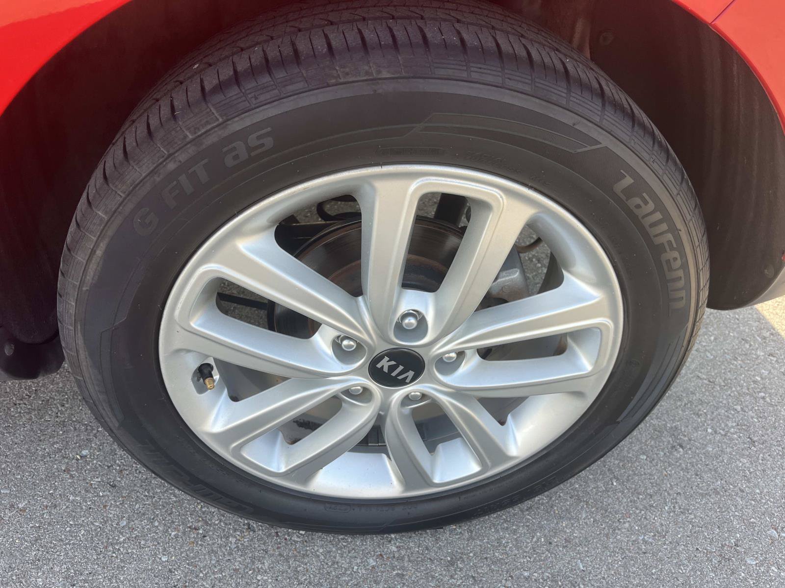 Used 2019 Kia Soul + FWD image 12