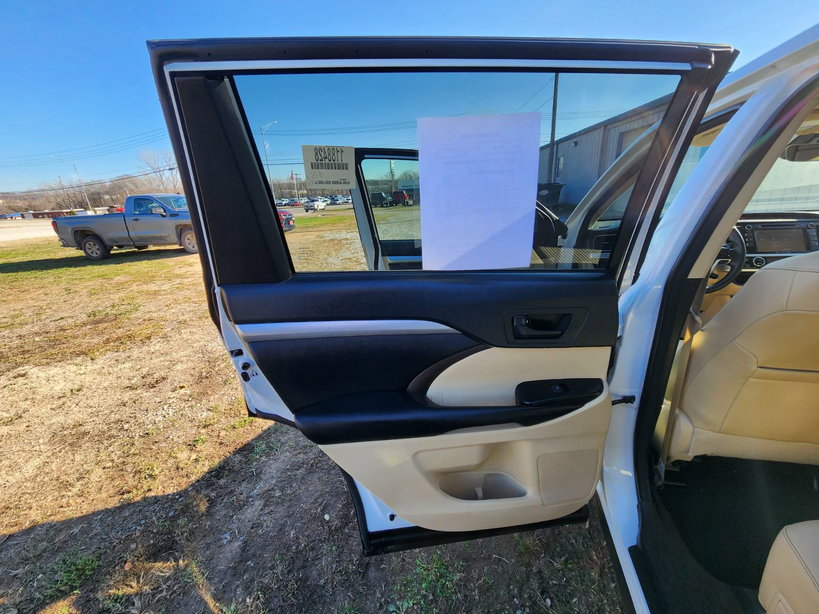 Used 2018 Toyota Highlander FWD V6 image 14