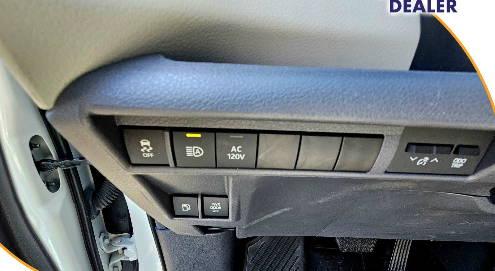 Used 2024 Toyota Sienna XLE w/ XLE Plus Package image 20