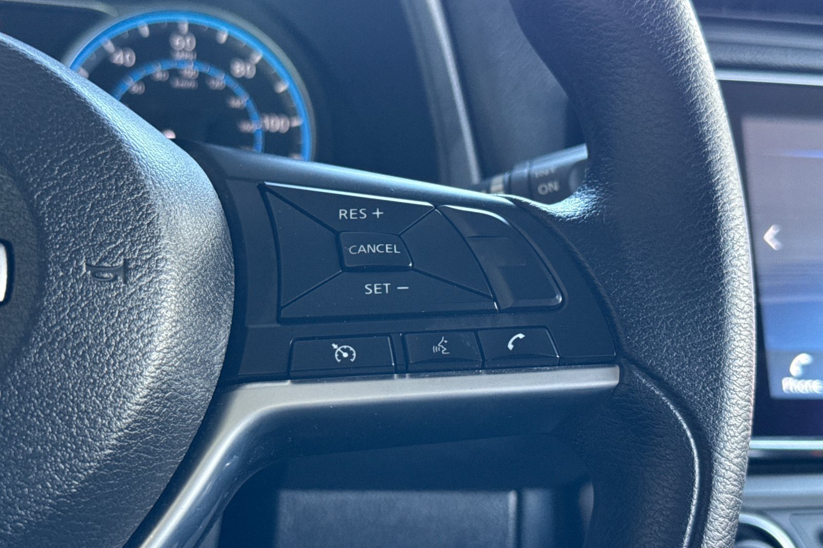 Certified 2025 Nissan Leaf S FWD image 39