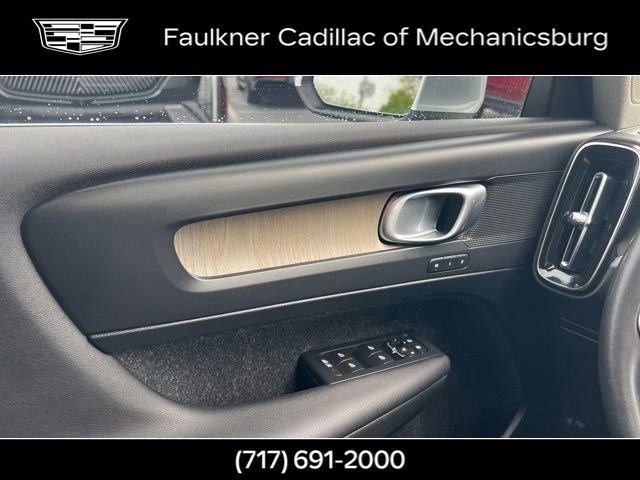 Used 2019 Volvo XC40 T5 Inscription AWD/4WD image 25