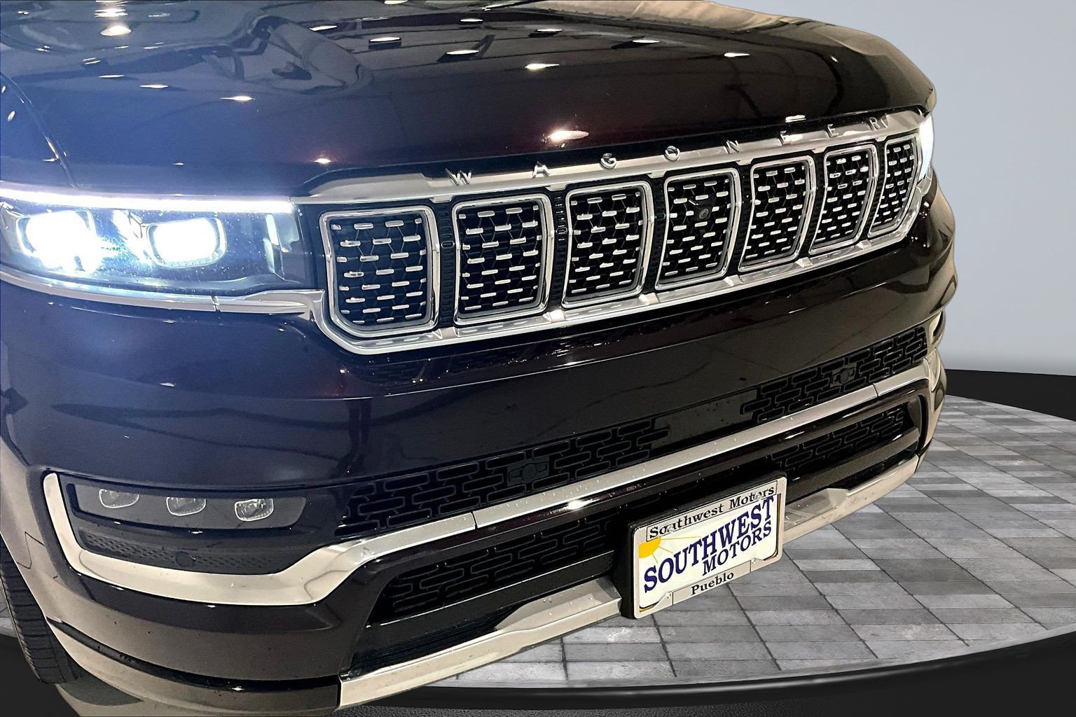 Used 2023 Jeep Grand Wagoneer Series II AWD/4WD image 33