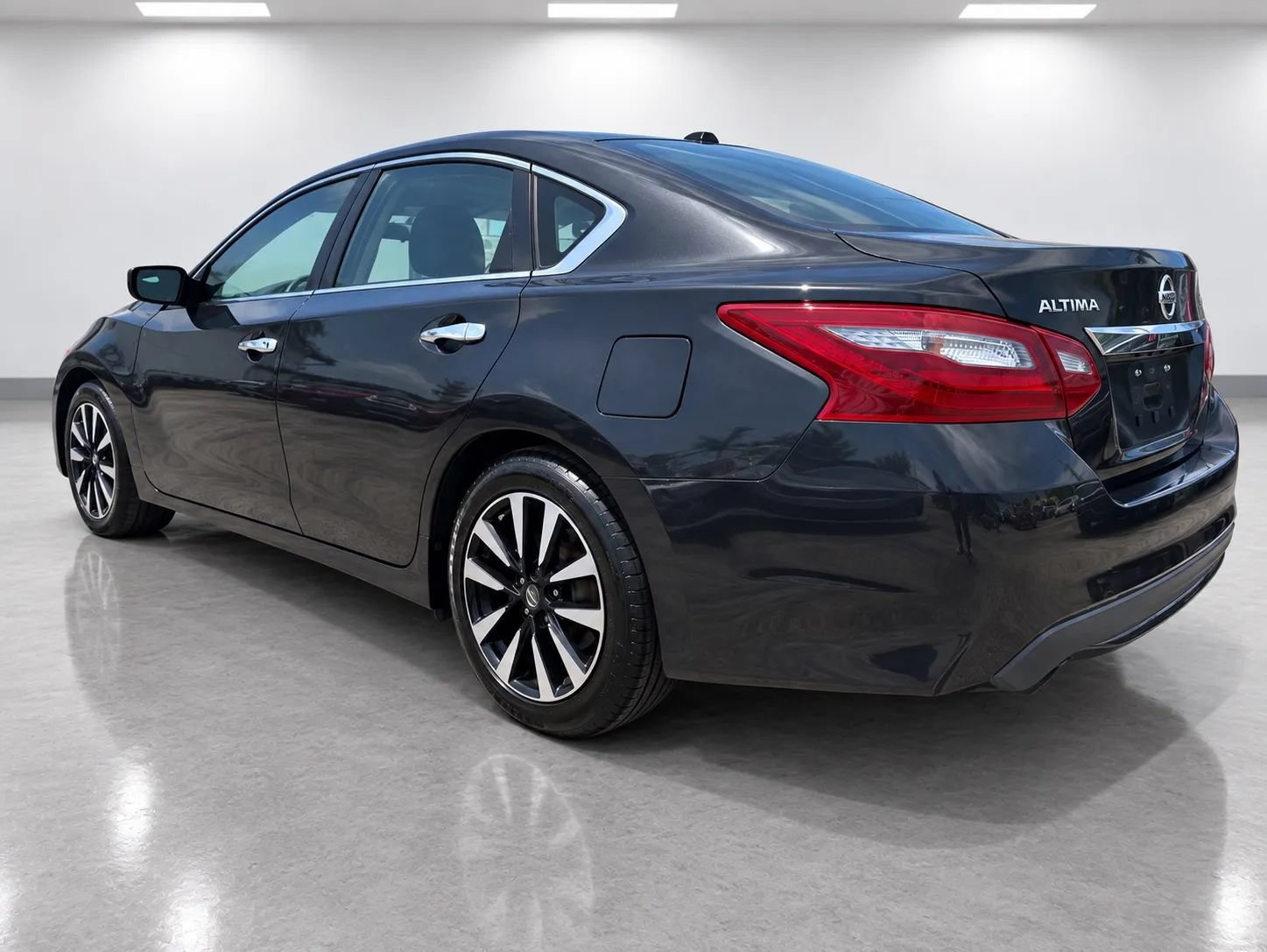 Used 2018 Nissan Altima 2.5 SV FWD image 7