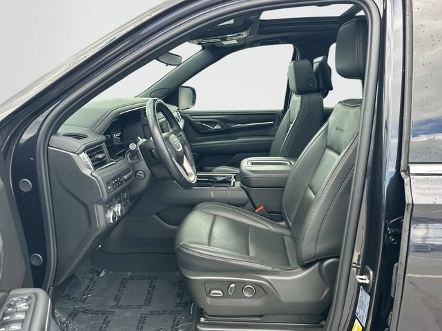 Used 2024 GMC Yukon XL Denali w/ Advanced Technology Package AWD/4WD image 16