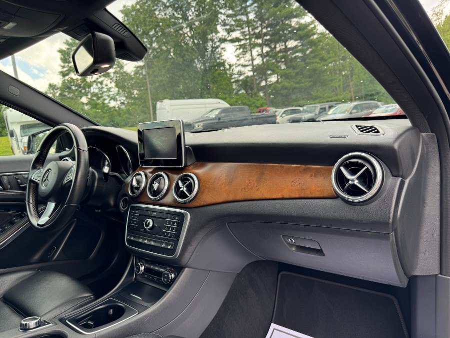Used 2016 Mercedes-Benz GLA 250 4MATIC image 19