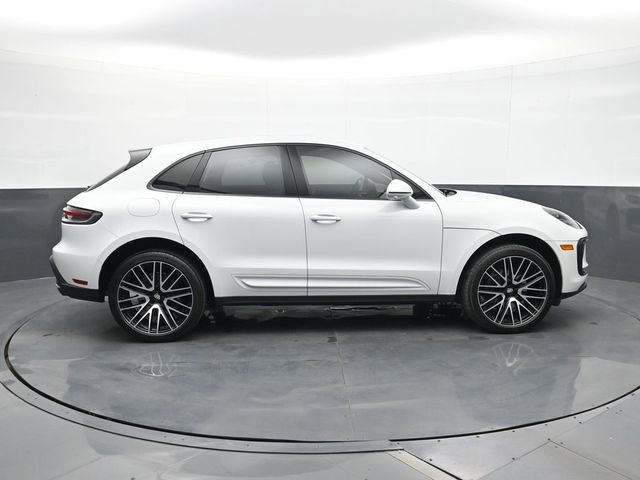 Certified 2025 Porsche Macan image 24
