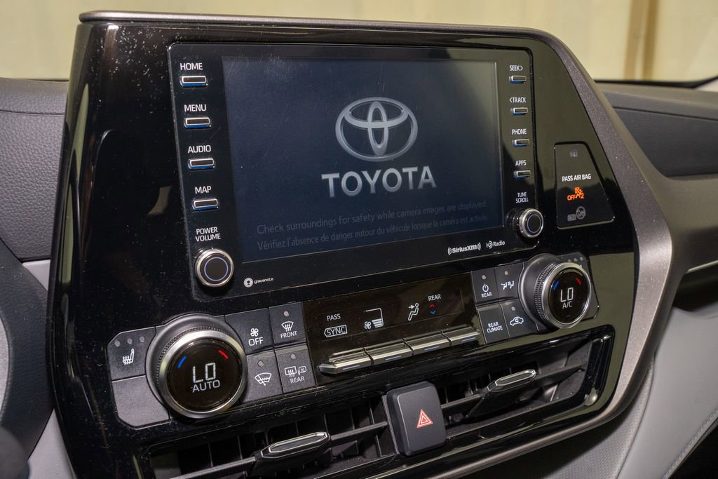 Used 2022 Toyota Highlander XLE image 16