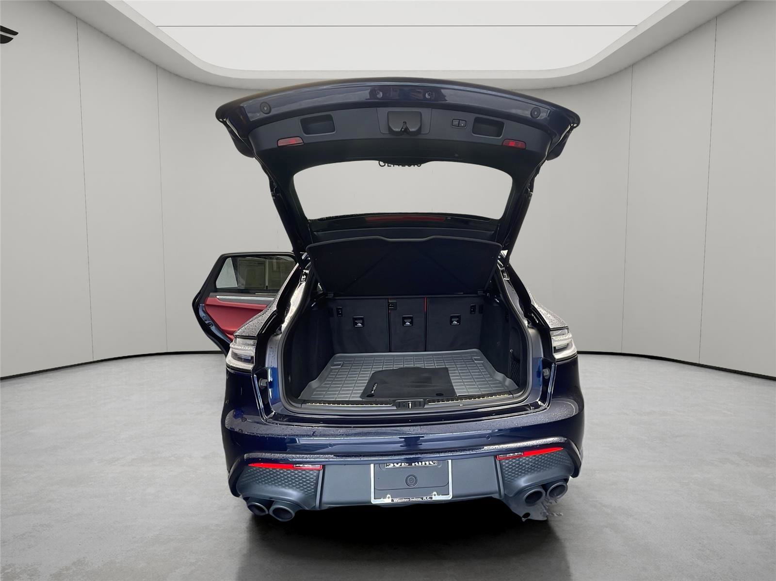 Used 2022 Porsche Macan GTS AWD/4WD image 12