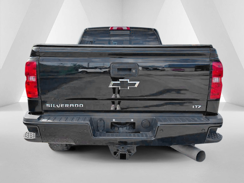 Used 2018 Chevrolet Silverado 2500 LTZ w/ Midnight Edition AWD/4WD image 6