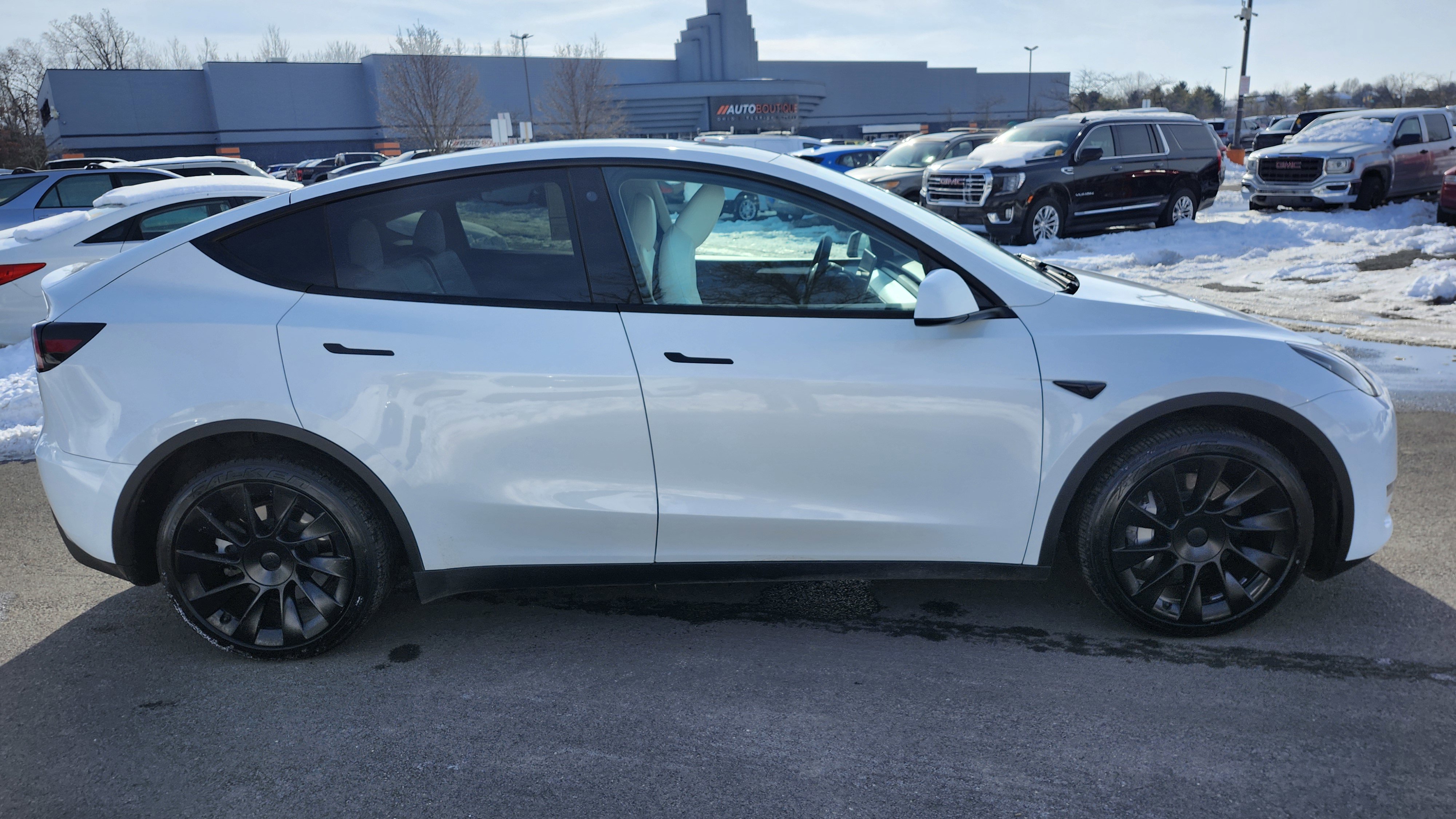 Used 2023 Tesla Model Y Long Range image 17