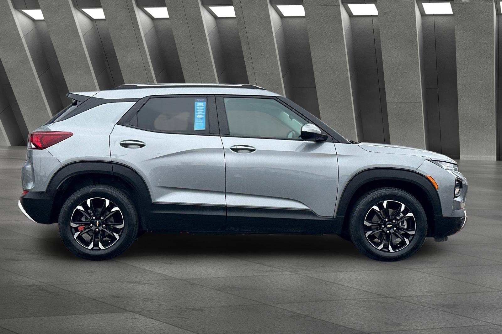 Certified 2023 Chevrolet TrailBlazer LT image 3