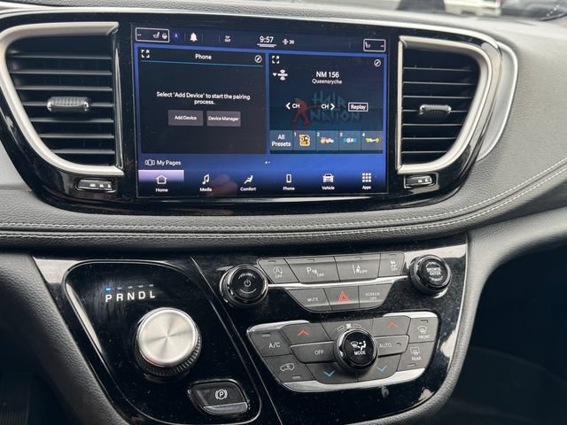 Used 2021 Chrysler Pacifica Touring w/ S Appearance Package FWD image 35