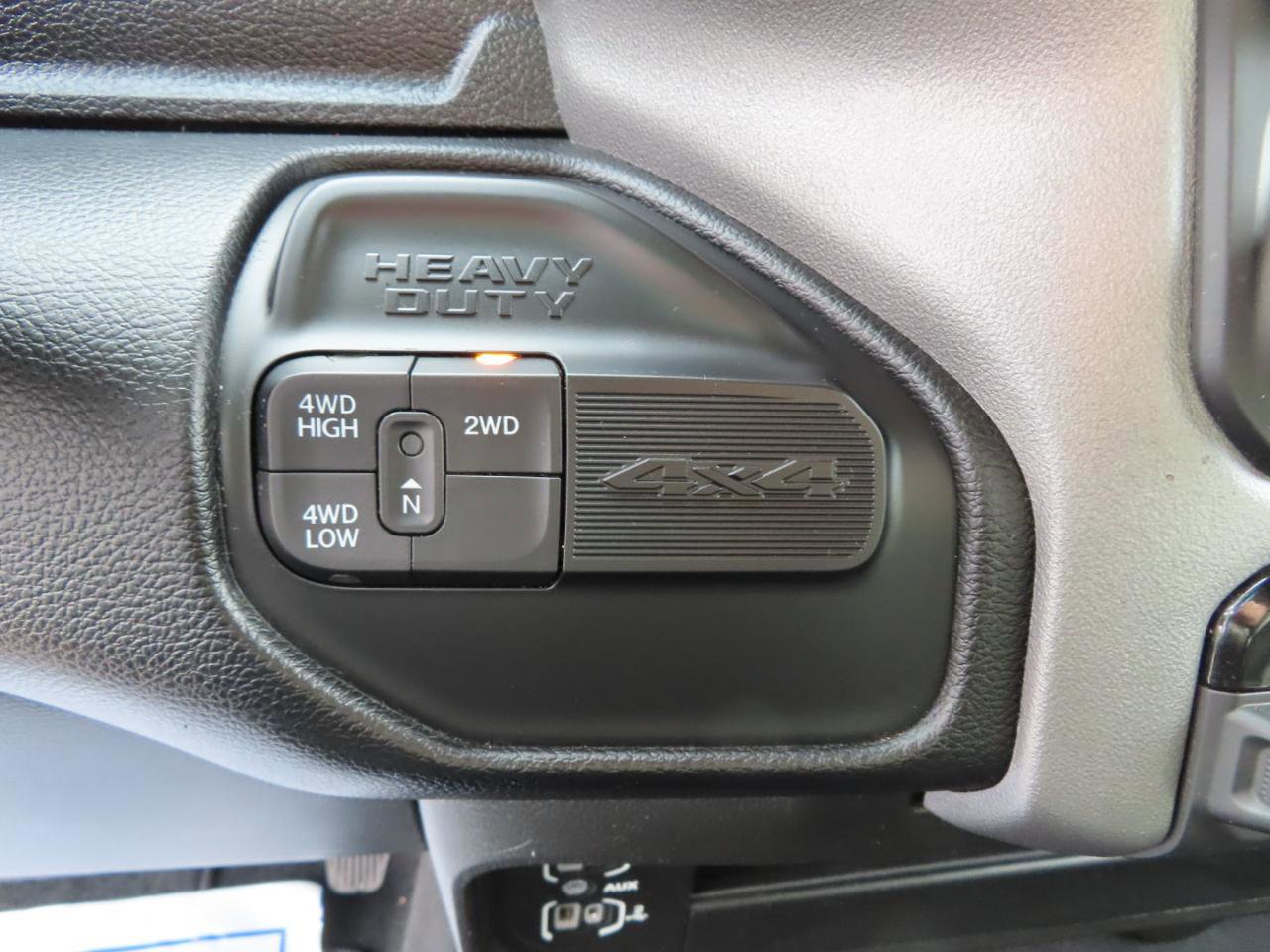 Used 2024 RAM 2500 Big Horn AWD/4WD image 38