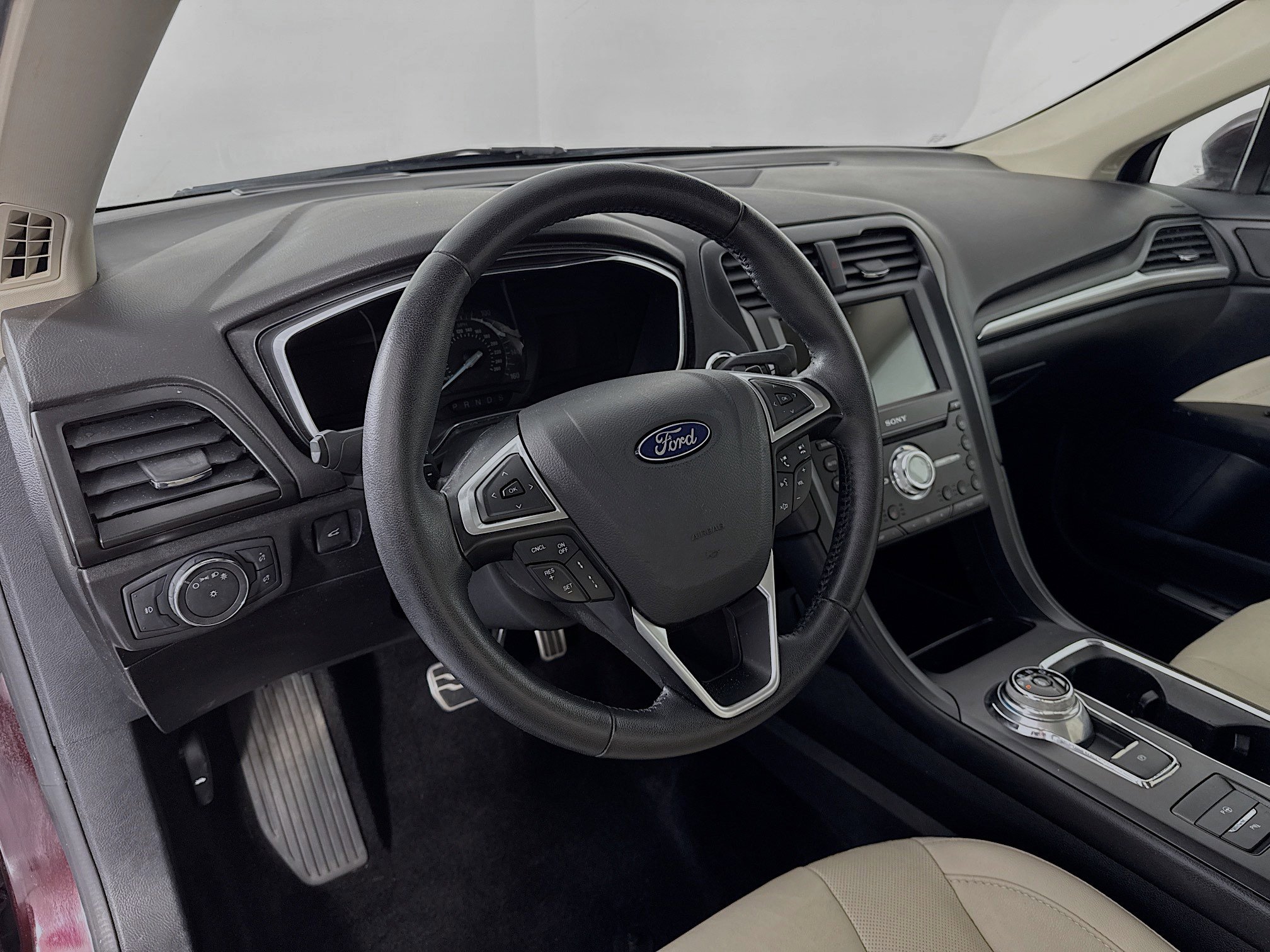 Used 2017 Ford Fusion Titanium FWD image 9