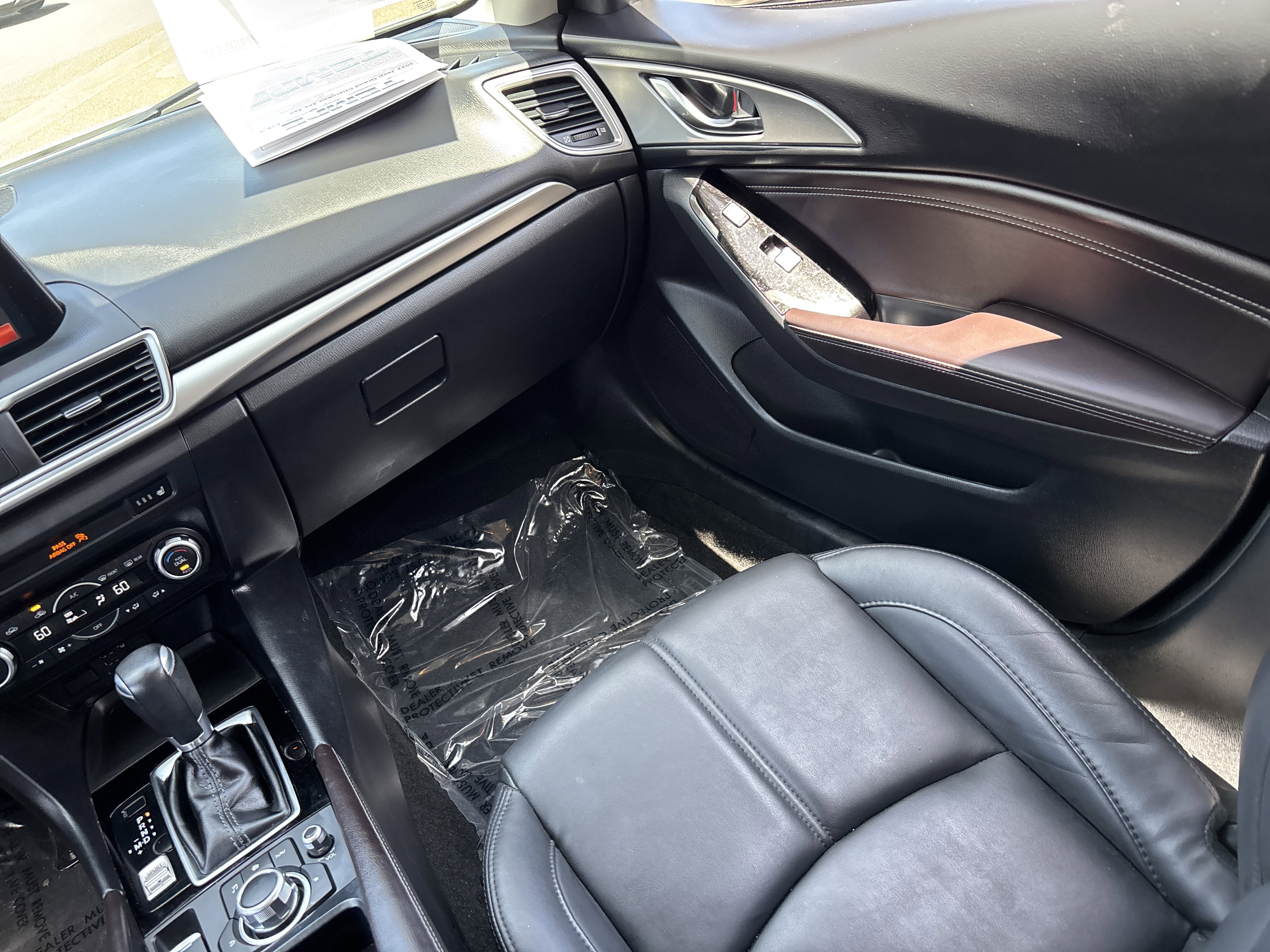 Used 2018 MAZDA MAZDA3 Touring FWD image 15