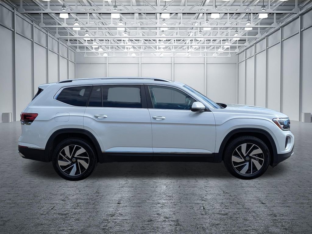 Used 2025 Volkswagen Atlas SEL AWD/4WD image 6