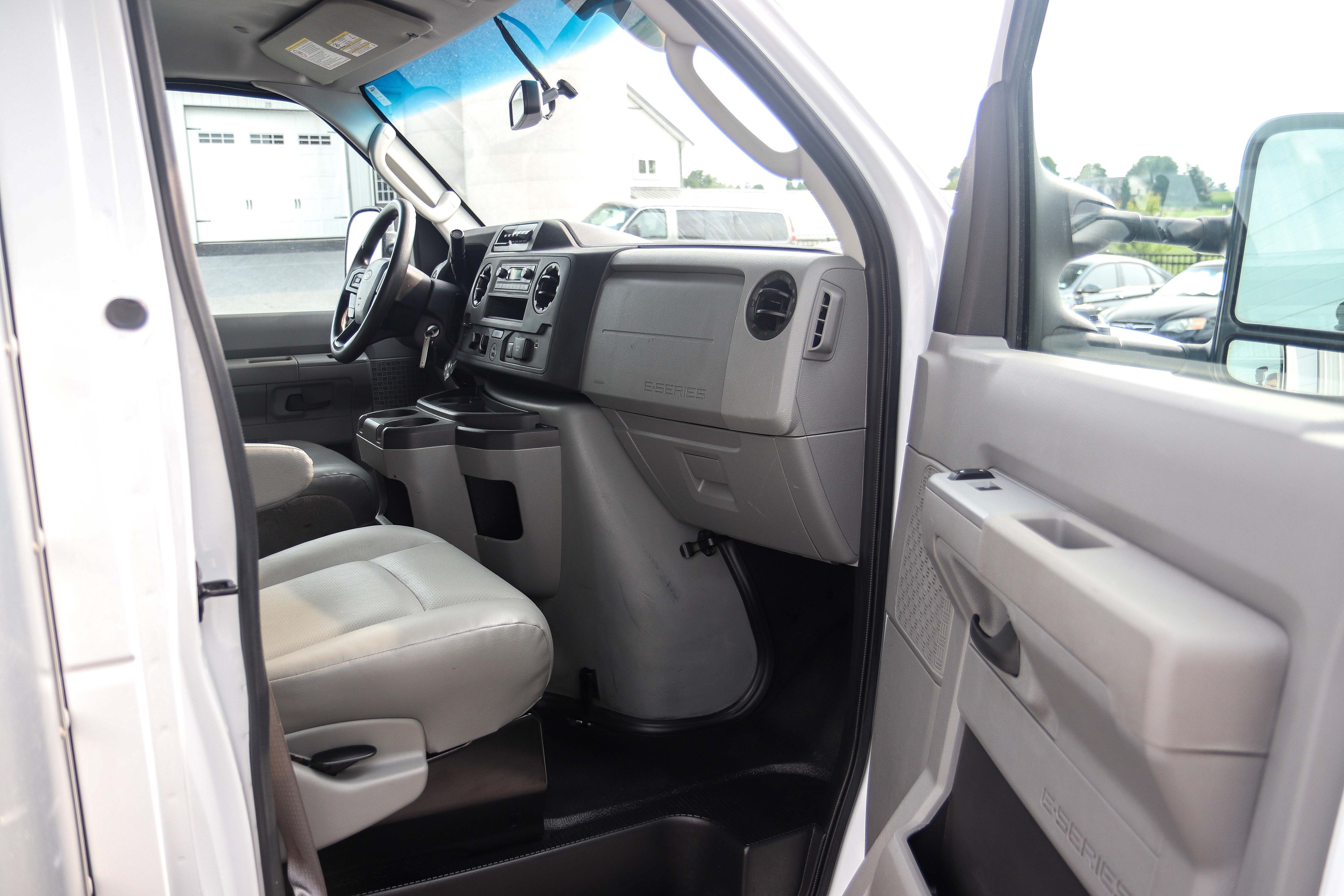 Used 2021 Ford E-450 and Econoline 450 Super Duty w/ Power Windows & Locks Group RWD image 11