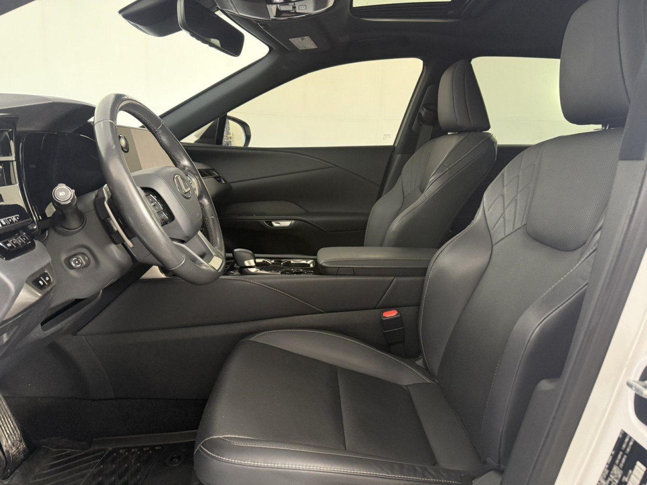 Used 2023 Lexus RX 350h AWD/4WD image 17