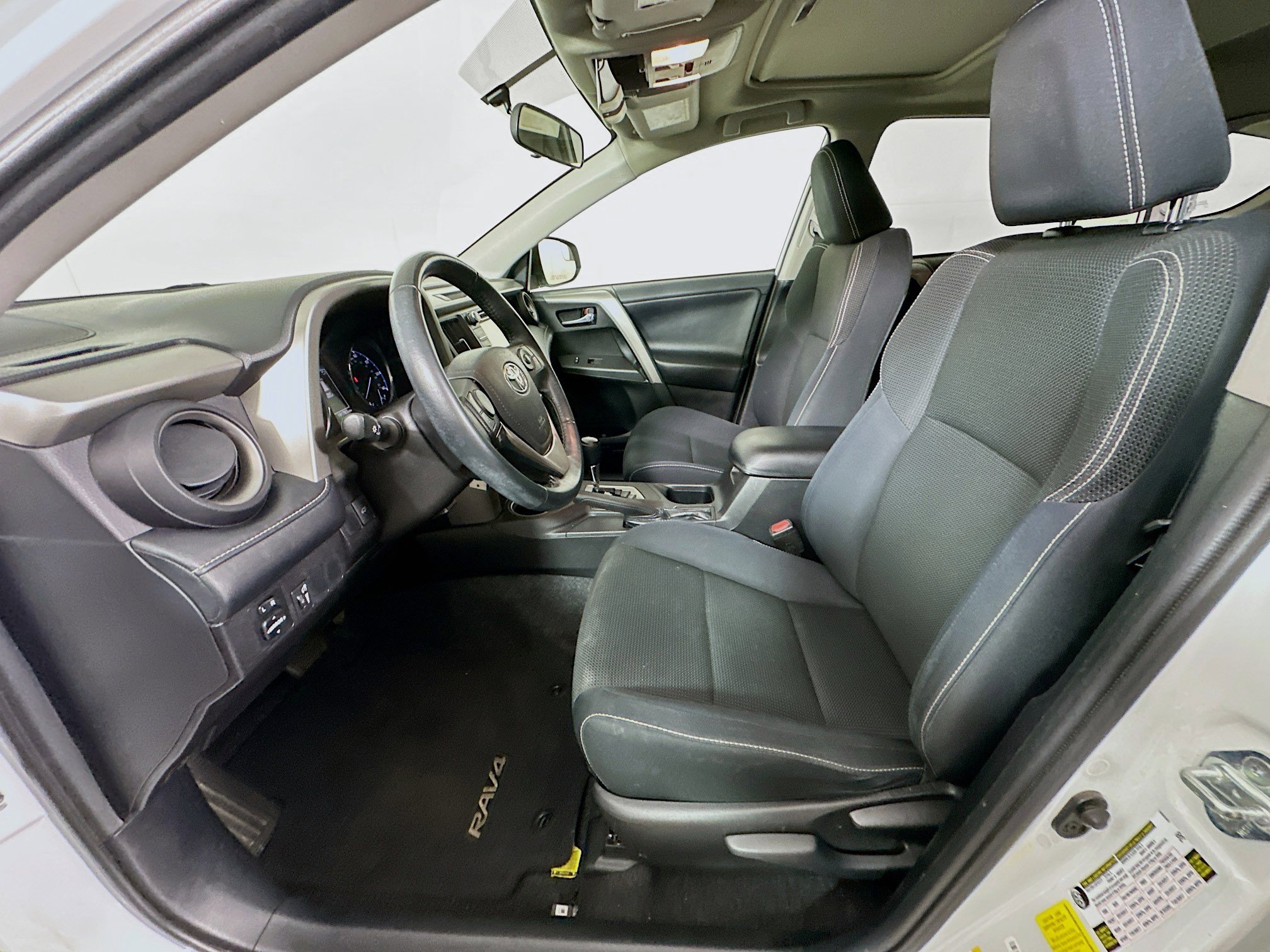 Used 2016 Toyota RAV4 XLE image 13