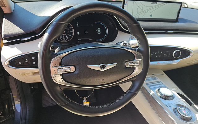 Used 2022 Genesis GV70 2.5T w/ Advanced Package AWD/4WD image 7