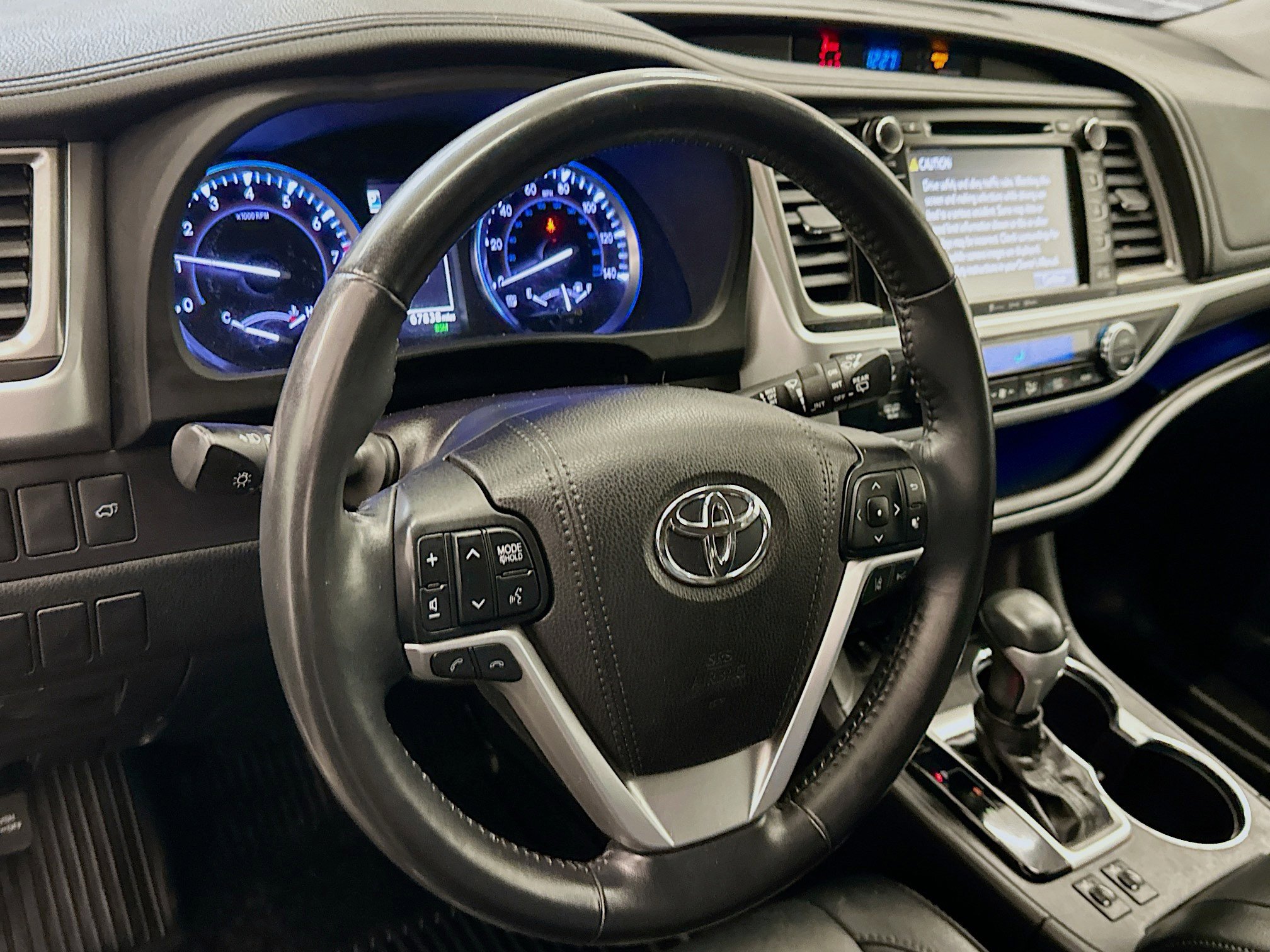 Used 2018 Toyota Highlander SE AWD/4WD image 18