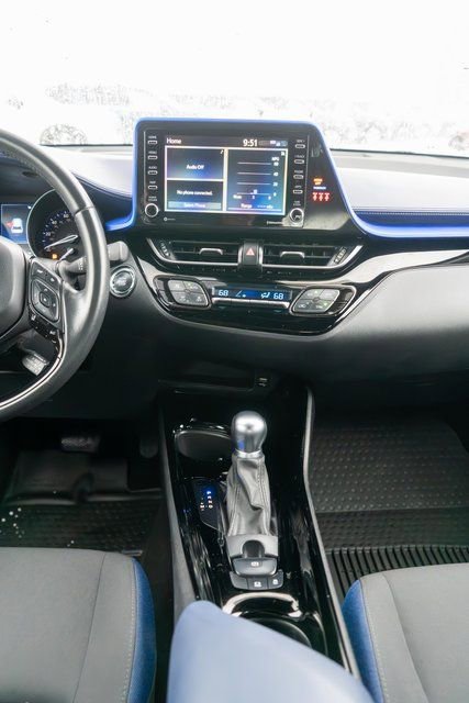 Used 2022 Toyota C-HR XLE FWD image 32