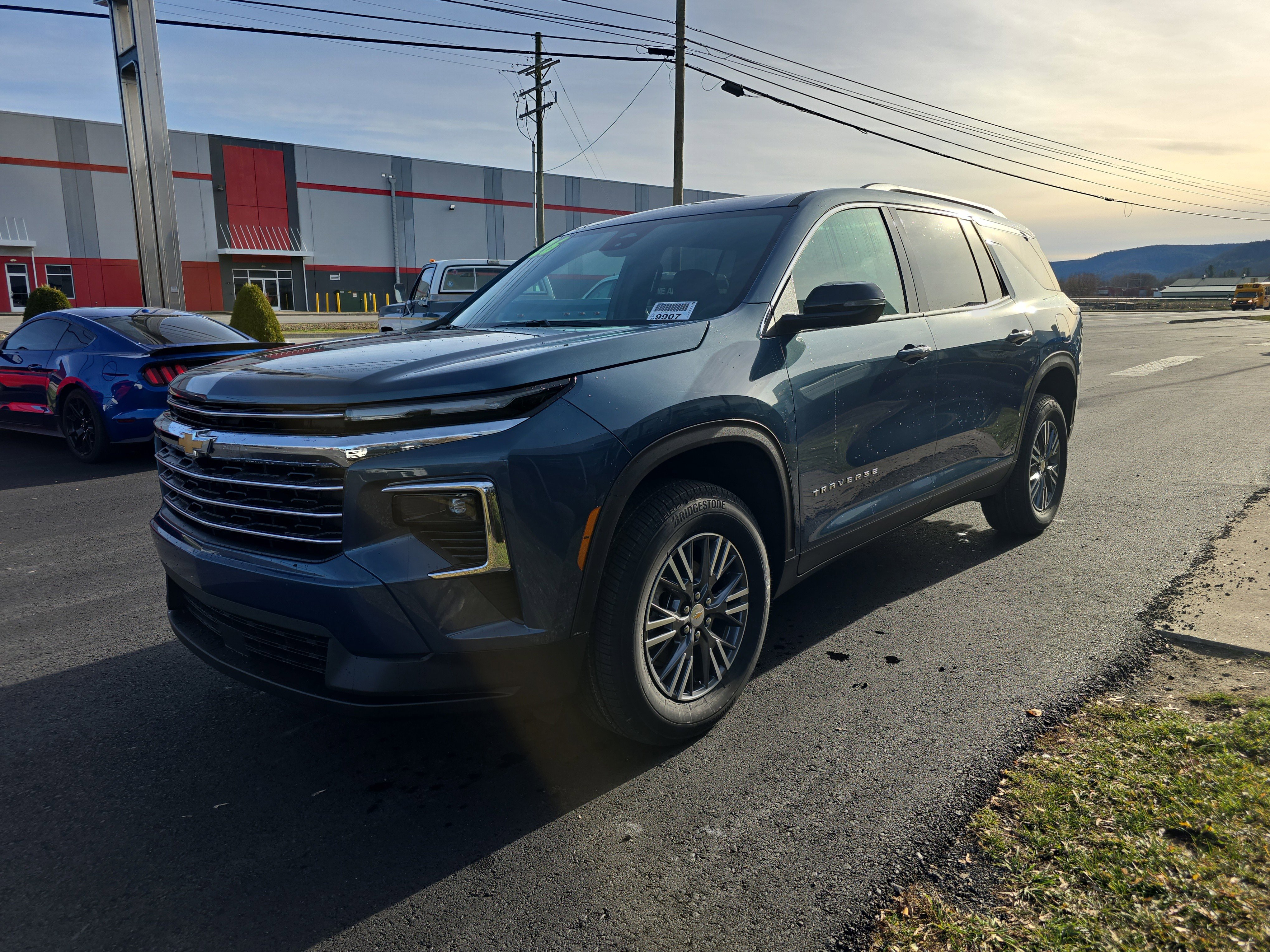 New 2026 Chevrolet Traverse LT image 8