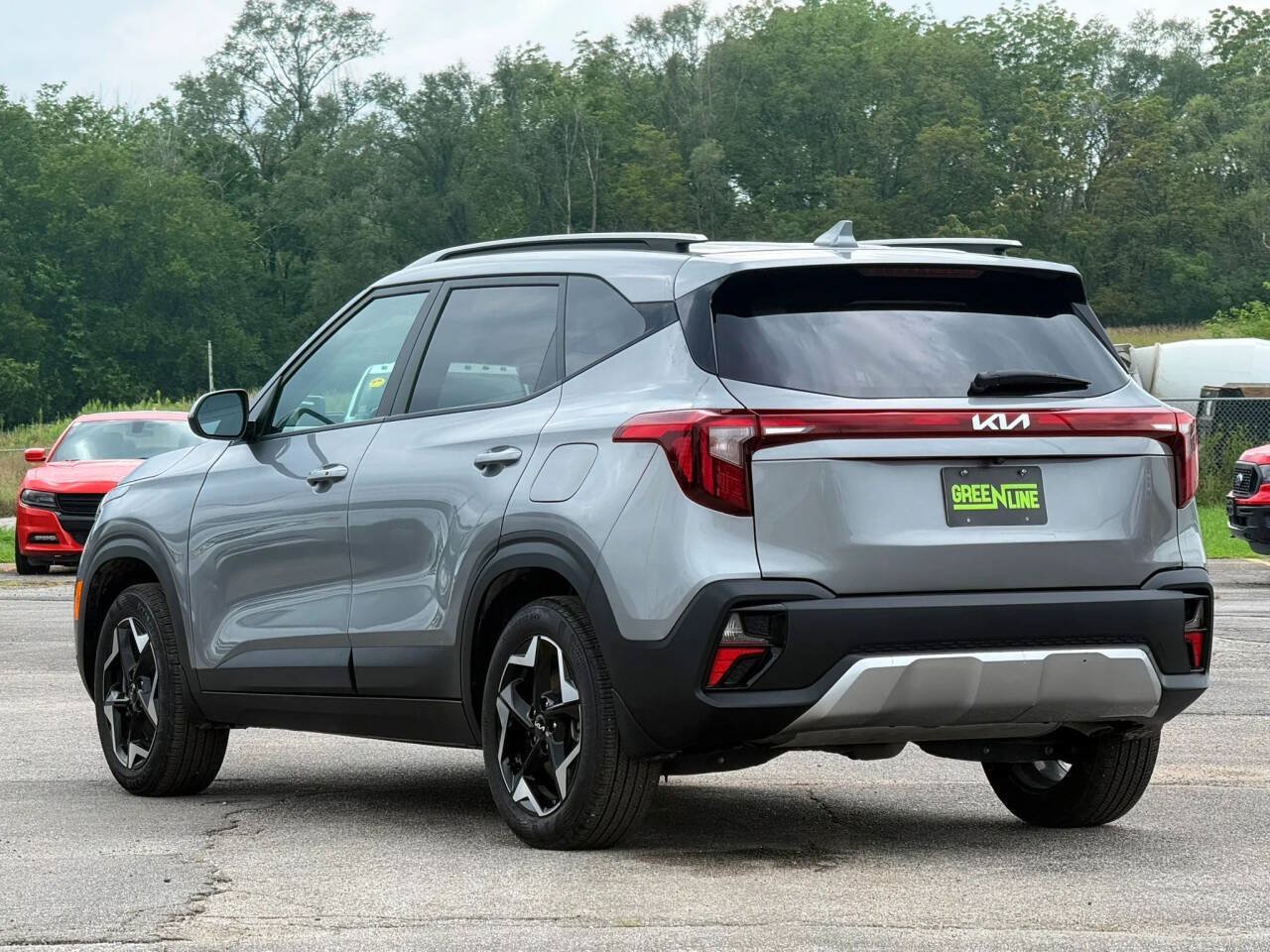 Used 2025 Kia Seltos S AWD/4WD image 2