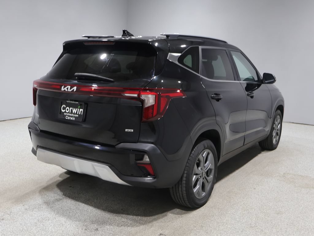 Used 2024 Kia Seltos S AWD/4WD image 2