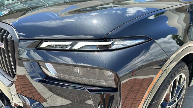 New 2026 BMW X7 M60i image 8