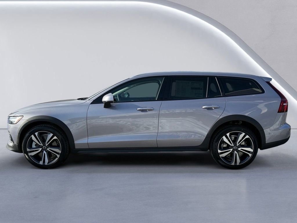 New 2026 Volvo V60 B5 Cross Country Plus w/ Protection Package Premier image 6