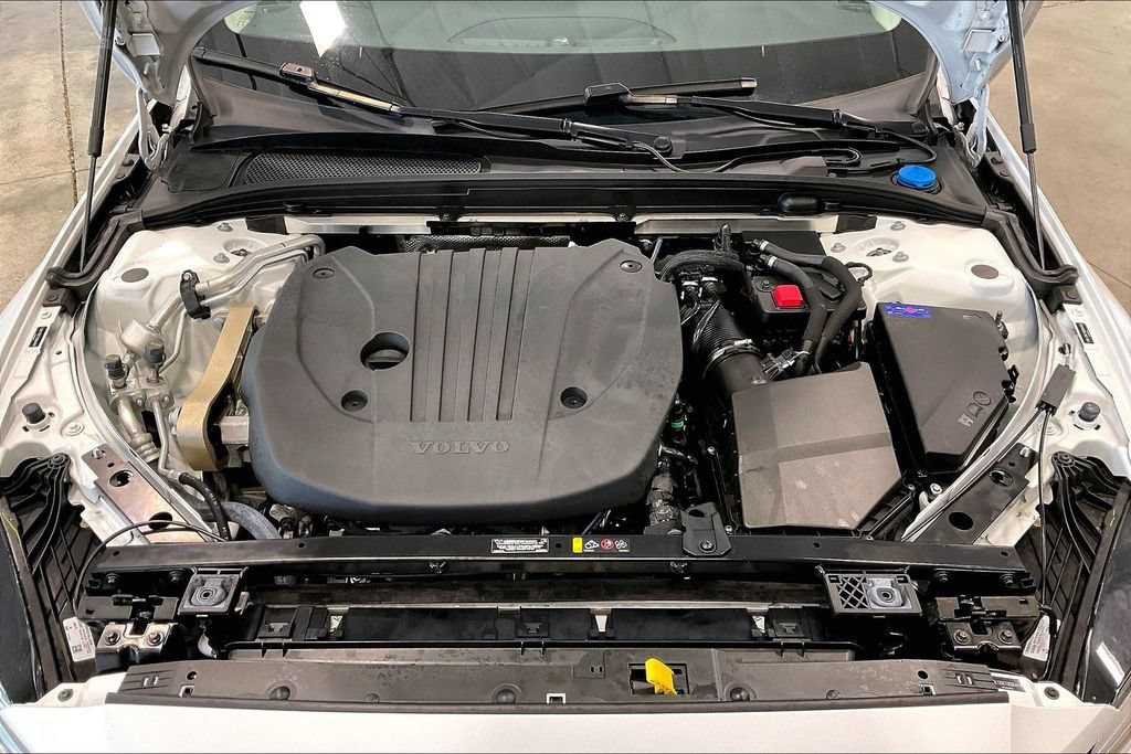 Certified 2025 Volvo S60 B5 Plus AWD/4WD image 30