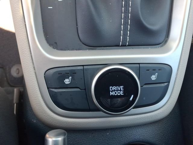 Used 2023 Hyundai Venue Limited w/ Cargo Package image 25