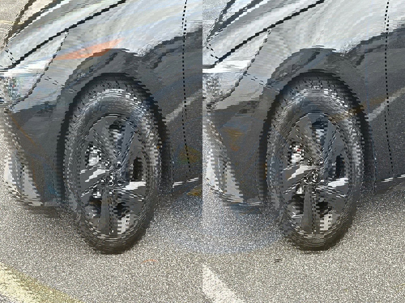 Used 2023 Hyundai Elantra SEL w/ Preferred Accessory Package image 11