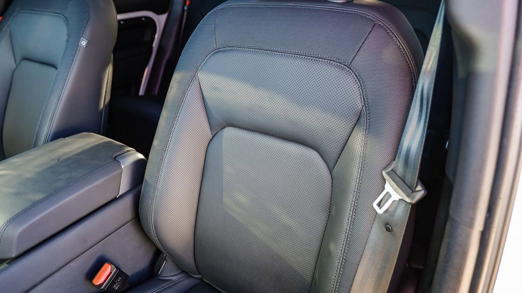 Used 2024 Land Rover Defender 110 X-Dynamic SE image 26