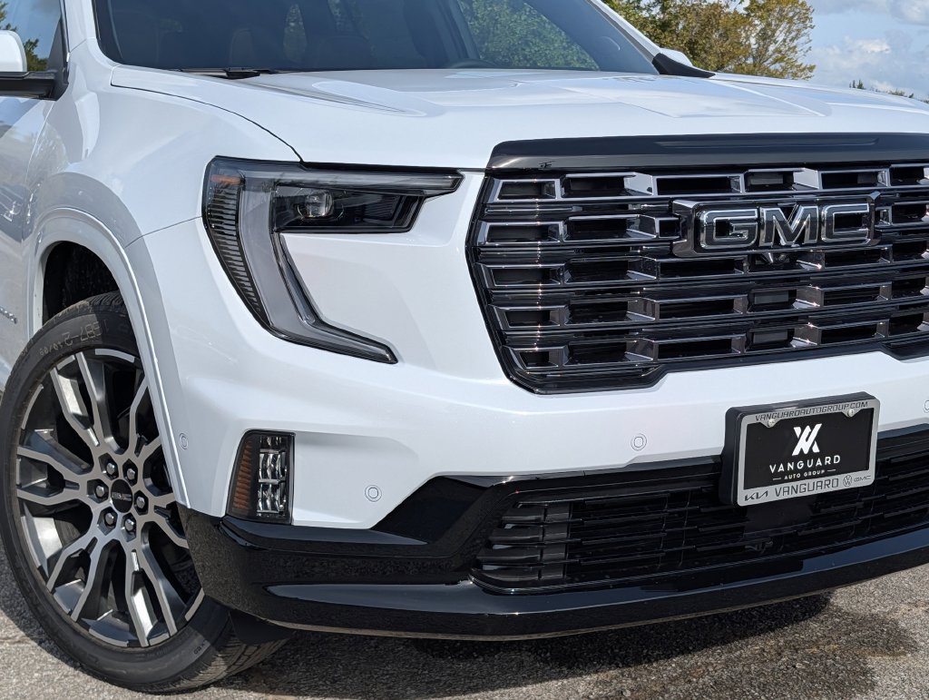 New 2027 GMC Acadia Denali Ultimate w/ LPO, Floor Liner Package AWD/4WD image 8