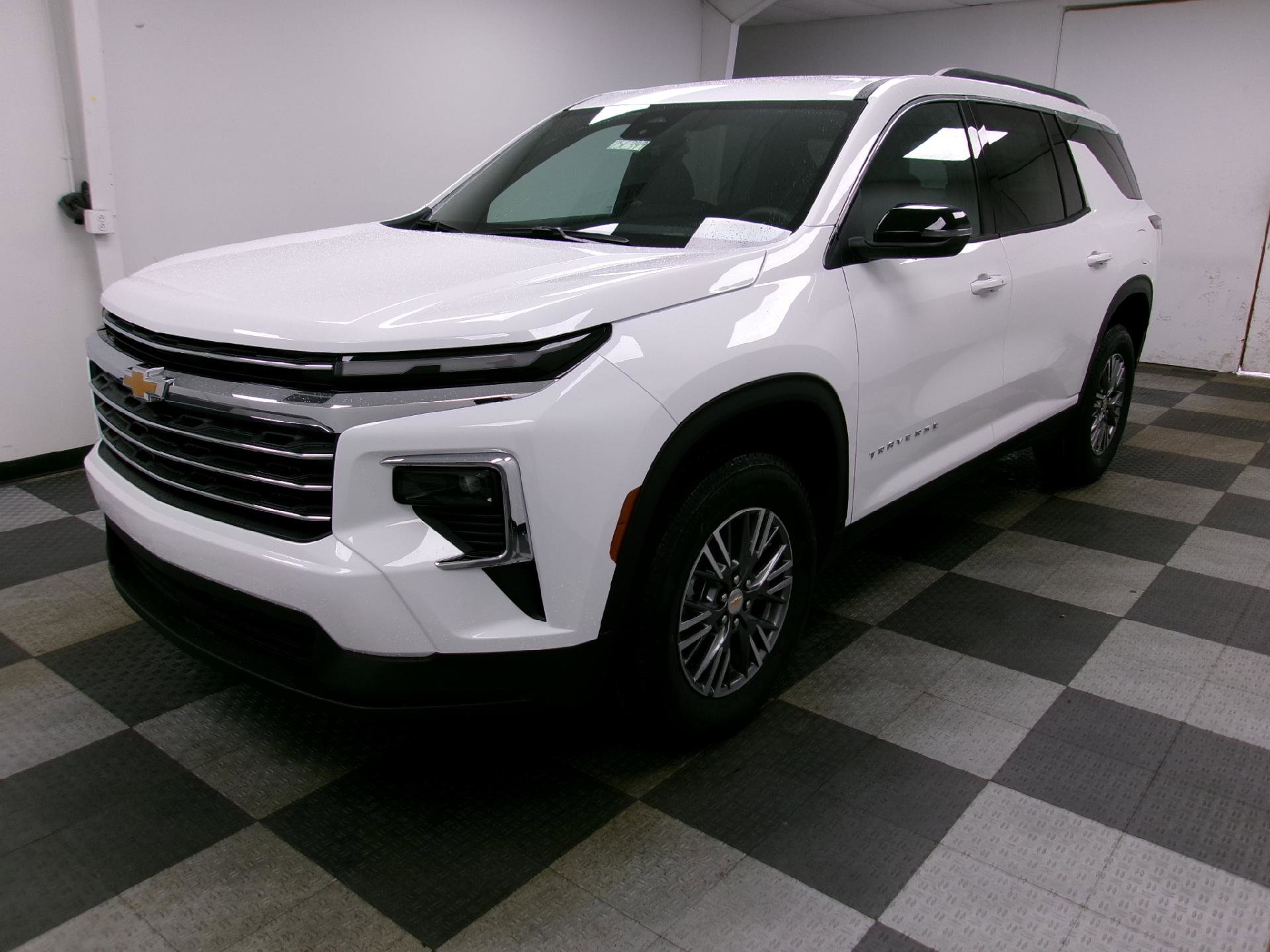 New 2025 Chevrolet Traverse LT w/ LPO, Floor Liner Package