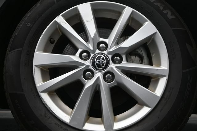 Used 2025 Toyota Camry LE FWD image 9